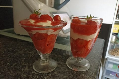 Cliquez pour zoomer ! Tiramisu aux fraises en verrines Thermomix par mel783