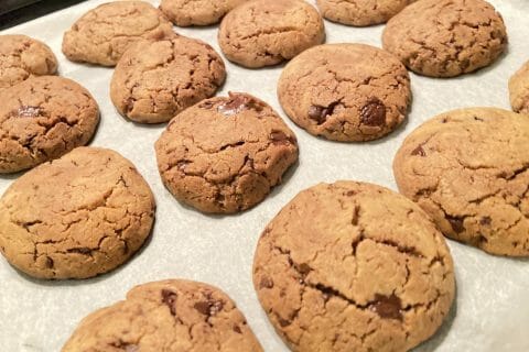 Cliquez pour zoomer ! Cookies beurre de cacahuète et pépites de chocolat Thermomix par navimomix