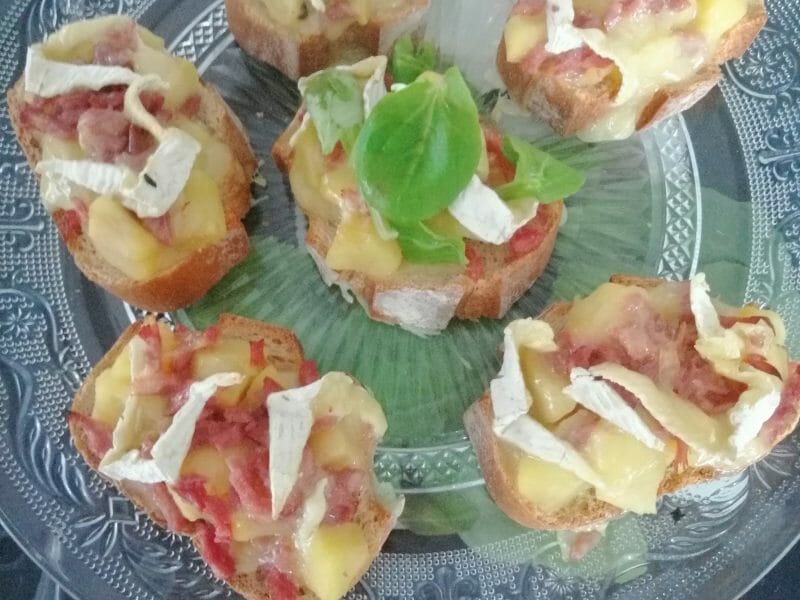 Cliquez pour zoomer ! Tartines normandes pommes et camembert Thermomix par Poupette à paillete