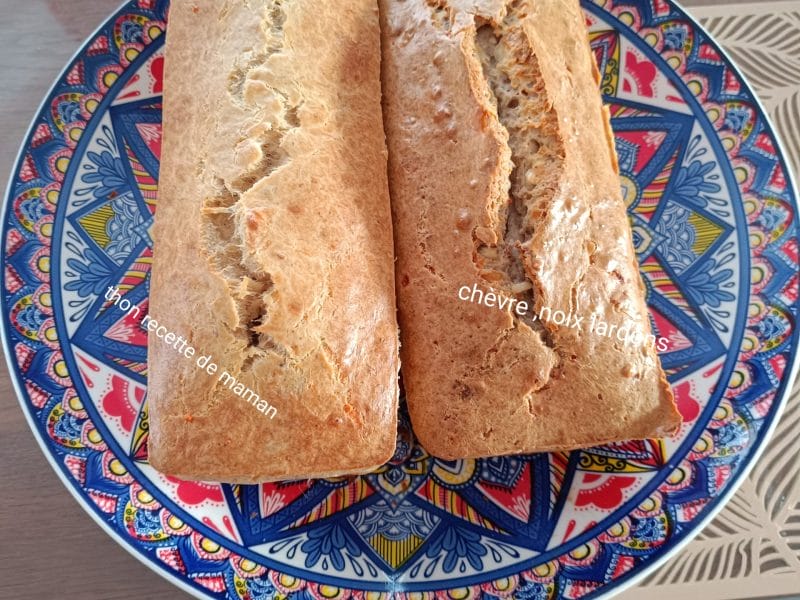 Cliquez pour zoomer ! Cake chèvre, noisettes et lardons Thermomix par Poupette à paillete