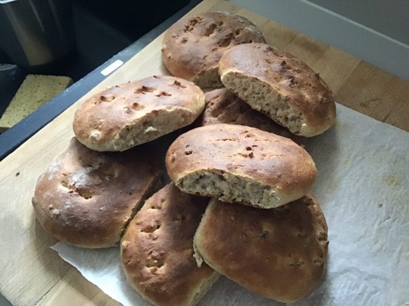 Cliquez pour zoomer ! Petits pains aux dattes Thermomix par Angesse