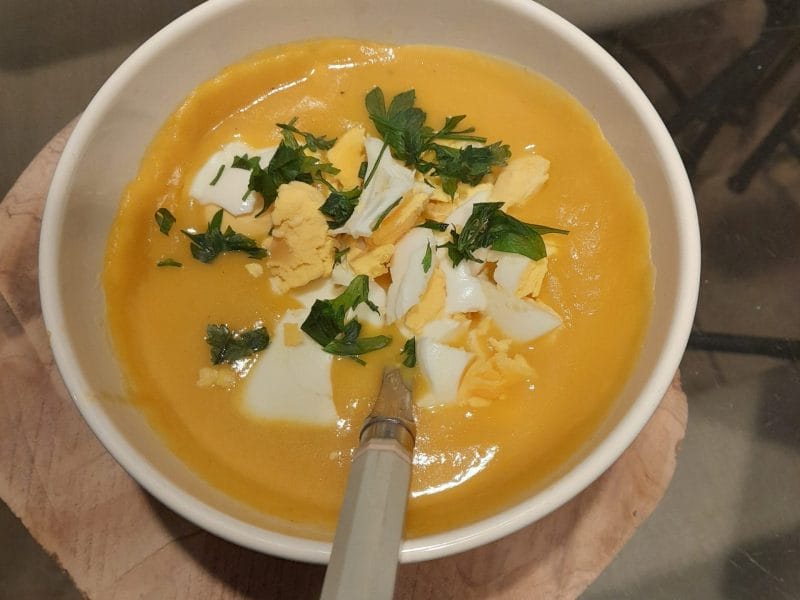 Cliquez pour zoomer ! Soupe aux oeufs et à la coriandre Thermomix par choco latine11