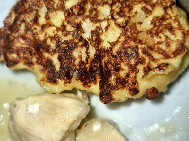 Cliquez pour zoomer ! Galettes de chou-fleur et sauce yaourt Thermomix par gorgo