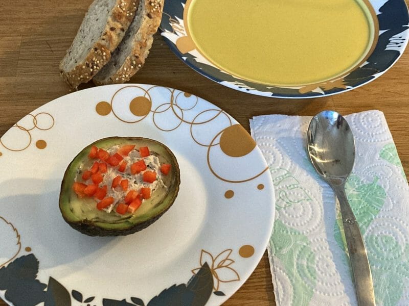 Cliquez pour zoomer ! Avocats aux rillettes de thon au basilic Thermomix par Wizz
