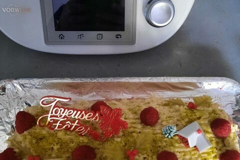 Cliquez pour zoomer ! Bûche de Noël framboises et chocolat blanc Thermomix par nono20290