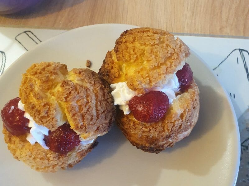 Cliquez pour zoomer ! Choux craquelin fraises chantilly Thermomix par elhene