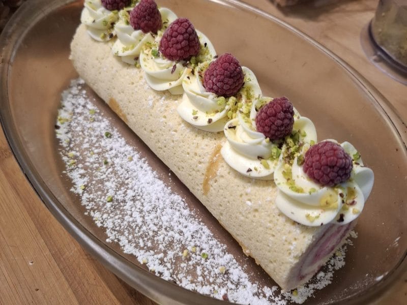 Cliquez pour zoomer ! Bûche de Noël framboises et chocolat blanc Thermomix par o0blandine0o