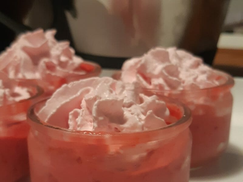 Cliquez pour zoomer ! Glace à la fraise Thermomix par KariCook