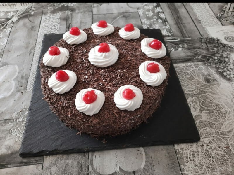 Cliquez pour zoomer ! Bûche forêt noire Thermomix par Maybe