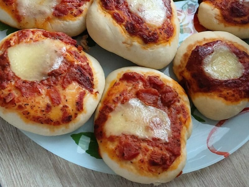 Cliquez pour zoomer ! Pizzette Thermomix par Houda63