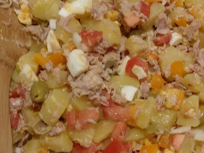 Cliquez pour zoomer ! Salade de pommes de terre au thon Thermomix par Houda63