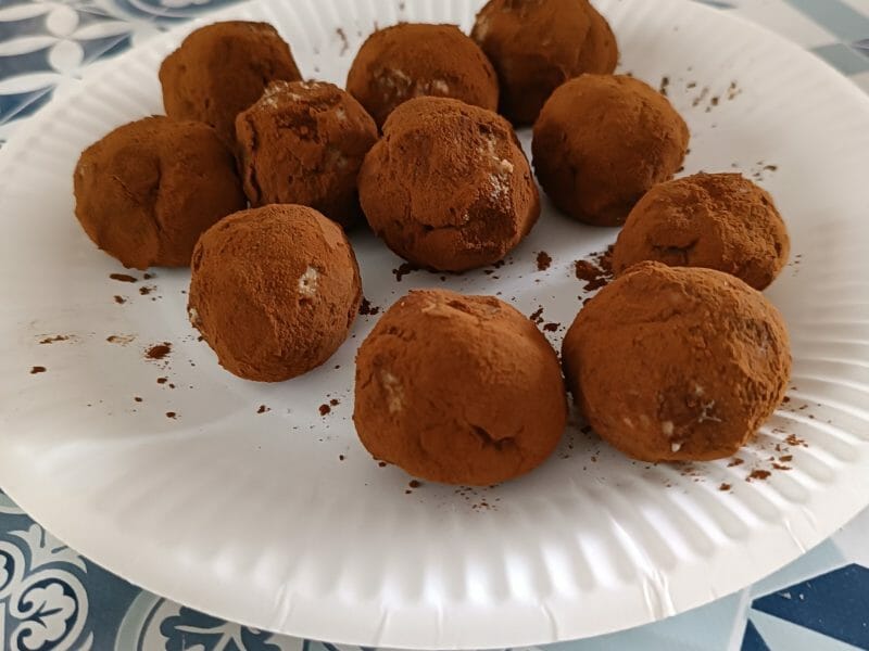 Cliquez pour zoomer ! Truffes au tiramisu Thermomix par Houda63