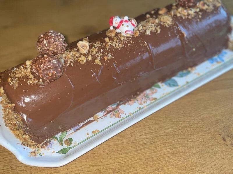 Cliquez pour zoomer ! Bûche Ferrero Rocher Thermomix par Tony et Ludi
