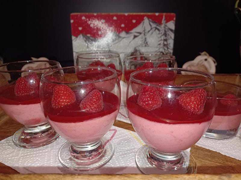Cliquez pour zoomer ! Mousse à la framboise et son coulis Thermomix par guizmo73