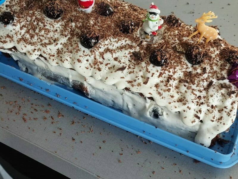 Cliquez pour zoomer ! Bûche forêt noire Thermomix par steffy2209