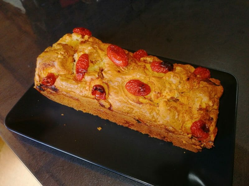 Cliquez pour zoomer ! Cake tomates mozzarella et lardons Thermomix par charlene2021