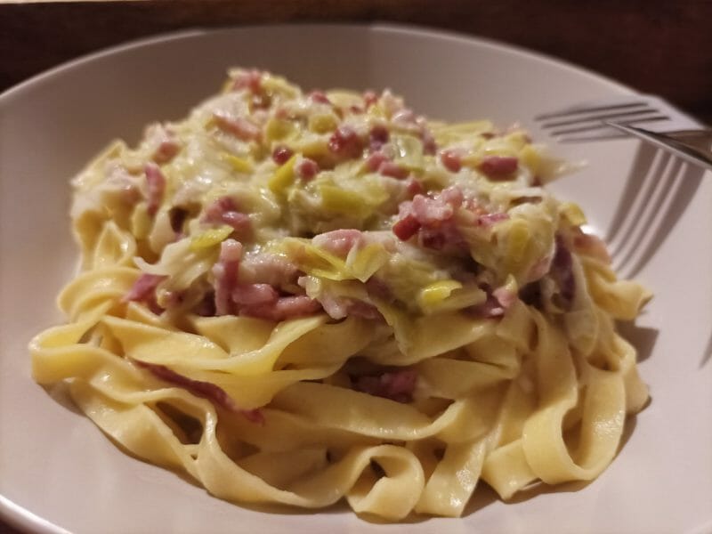 Cliquez pour zoomer ! Tagliatelles à la crème de poireaux Thermomix par tchoomi