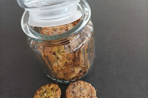 Cliquez pour zoomer ! Crackers salés à l’emmental et aux graines Thermomix par tchoomi