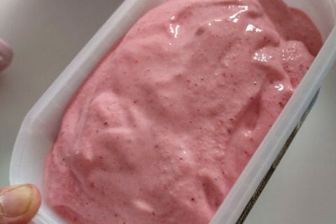 Cliquez pour zoomer ! Glace à la fraise Thermomix par linda02170