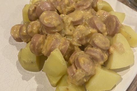 Cliquez pour zoomer ! Pommes de terre et knackis sauce cheddar Thermomix par fanny_446