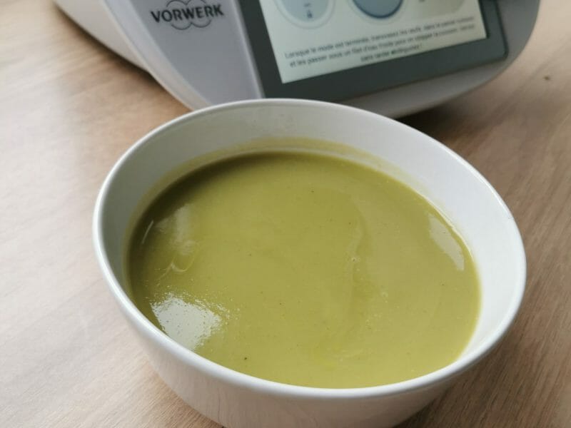 Cliquez pour zoomer ! Velouté de brocoli et feta Thermomix par El Mazhar
