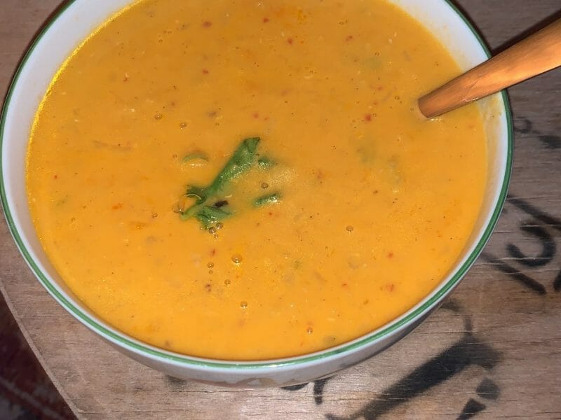 Soupe de lentilles corail, curry et coco au Thermomix - Cookomix