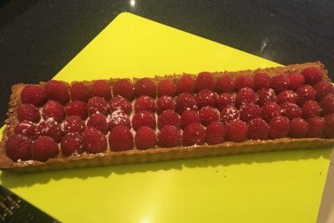 Cliquez pour zoomer ! Tartelettes framboises sur crème d’amande et pistache Thermomix par LadyDi Tahiti