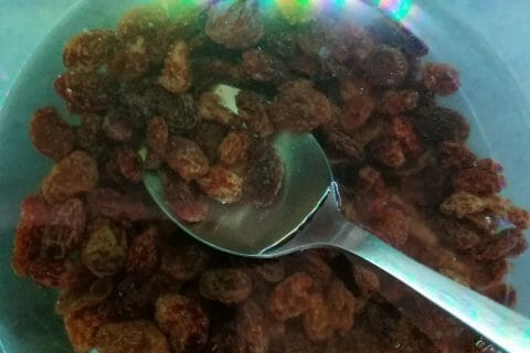 Cliquez pour zoomer ! Gâteau de semoule aux raisins secs Thermomix par Dounia216