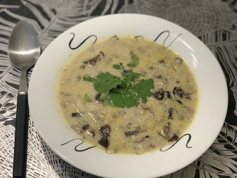 Cliquez pour zoomer ! Soupe au poulet et champignons Thermomix par valerie_bdr