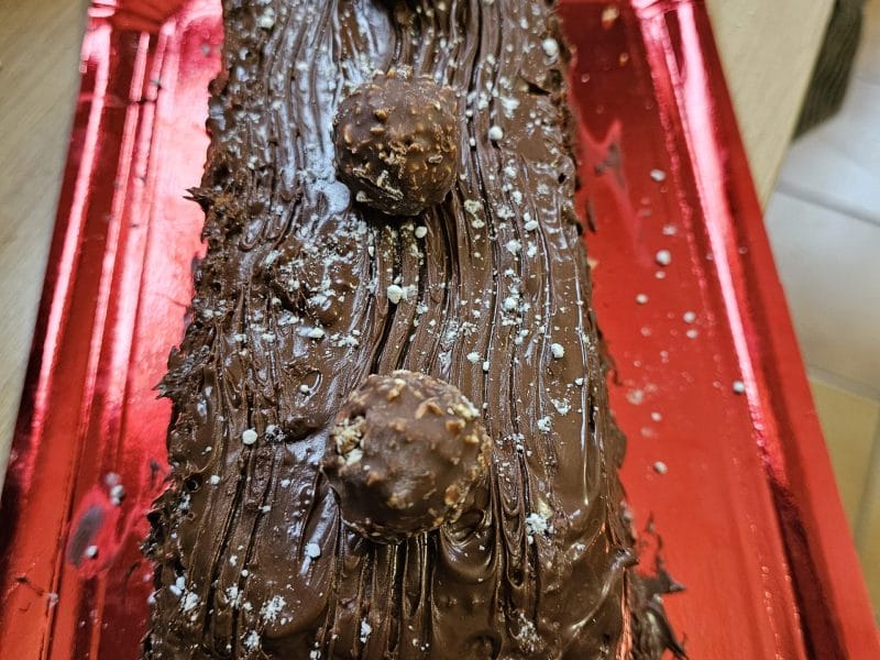 Cliquez pour zoomer ! Bûche Ferrero Rocher Thermomix par cuistovivi
