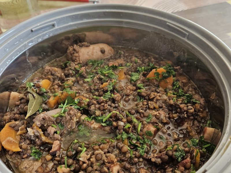 Cliquez pour zoomer ! Lentilles et ses saucisses Thermomix par MagdaB13