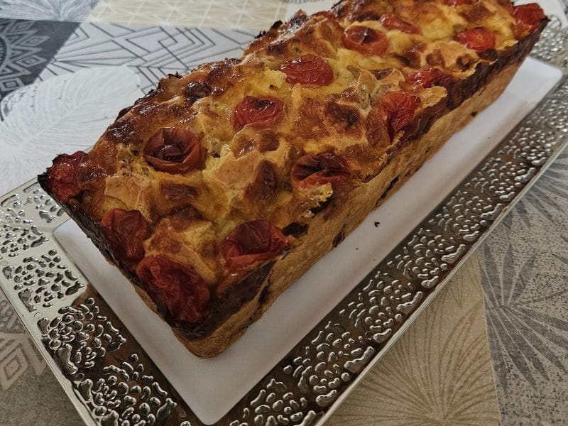 Cliquez pour zoomer ! Cake tomates mozzarella et lardons Thermomix par MagdaB13