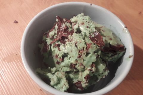 Glace menthe chocolat au Thermomix • Yummix !