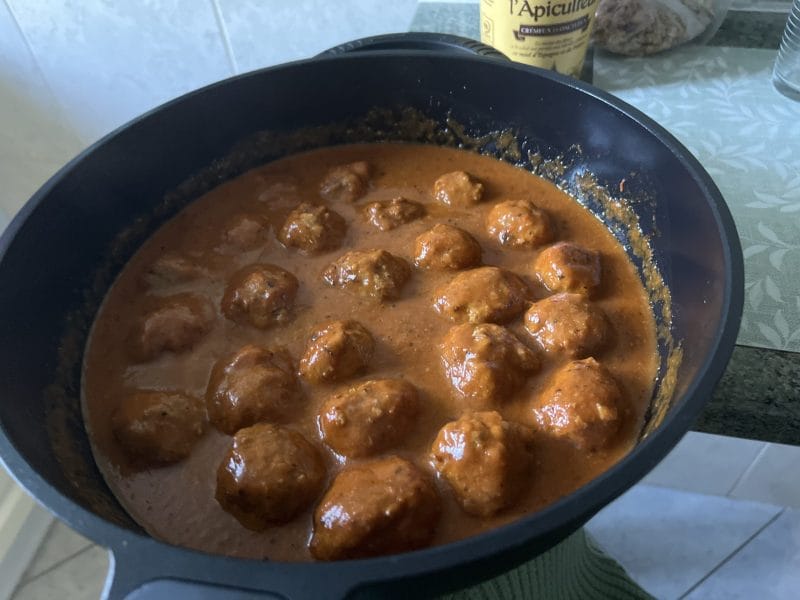 Cliquez pour zoomer ! Boulettes de viande sauce aux poivrons rouges Thermomix par citronnelle