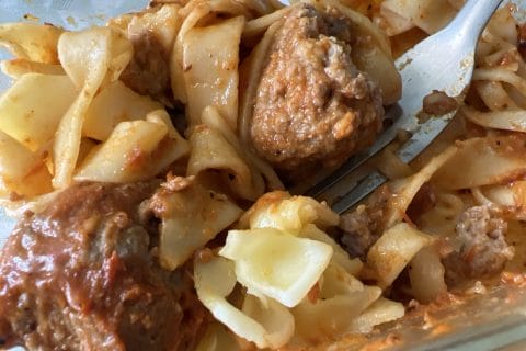 Cliquez pour zoomer ! Boulettes de viande sauce aux poivrons rouges Thermomix par citronnelle