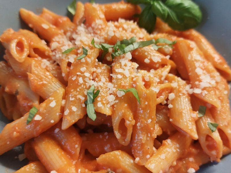 Cliquez pour zoomer ! Pâtes sauce rosée ail et basilic Thermomix par melo68850