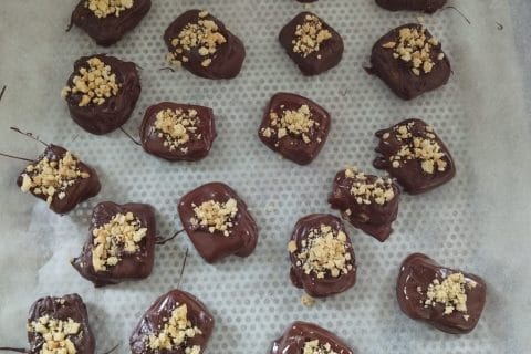 Cliquez pour zoomer ! Caramels aux cacahuètes enrobés de chocolat Thermomix par anaelle21390