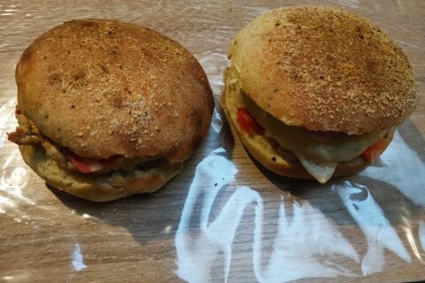Cliquez pour zoomer ! Pains burger au parmesan et romarin Thermomix par Noudja