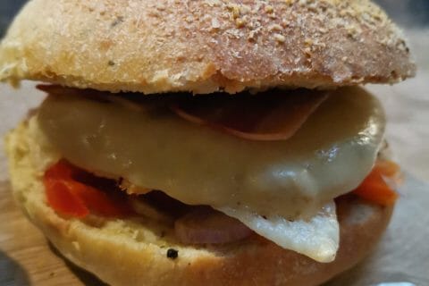 Cliquez pour zoomer ! Pains burger au parmesan et romarin Thermomix par Noudja