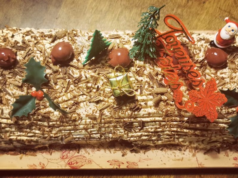 Cliquez pour zoomer ! Bûche forêt noire Thermomix par Mamamiam