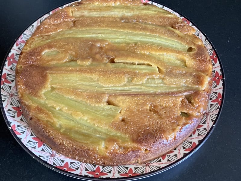 Cliquez pour zoomer ! Gâteau renversé à la rhubarbe et caramel au beurre salé Thermomix par muriel63