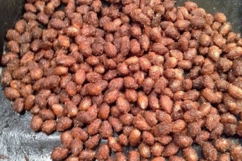 Cliquez pour zoomer ! Amandes grillées à la cannelle et au miel au Thermomix