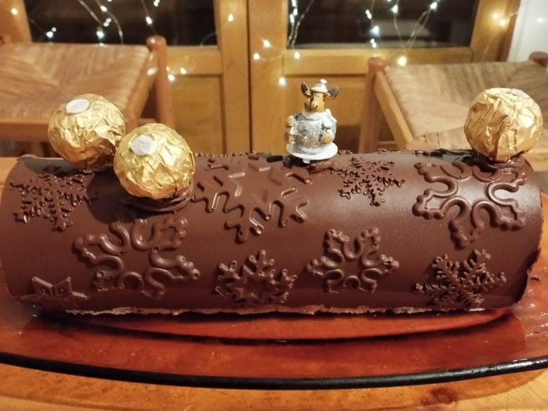 Cliquez pour zoomer ! Bûche Ferrero Rocher Thermomix par Sissi 24