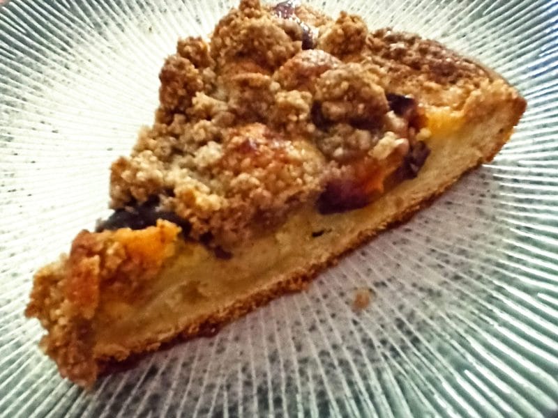 Cliquez pour zoomer ! Tarte briochée aux prunes avec streusel Thermomix par Isa63490