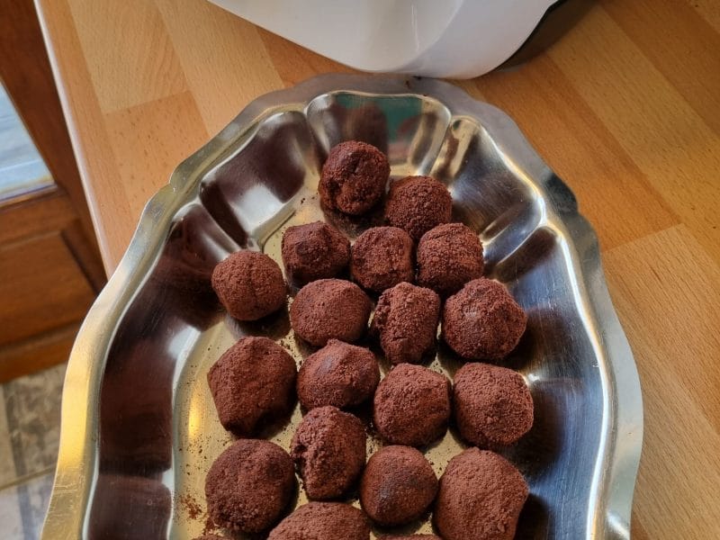 Cliquez pour zoomer ! Truffes au rhum et à la cannelle Thermomix par nathalys15