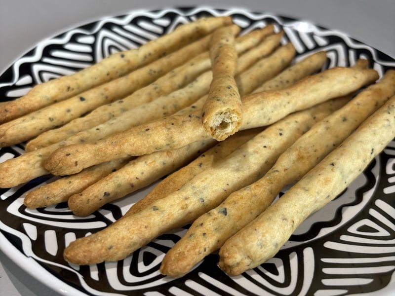 Cliquez pour zoomer ! Gressins parmesan basilic Thermomix par piou_4