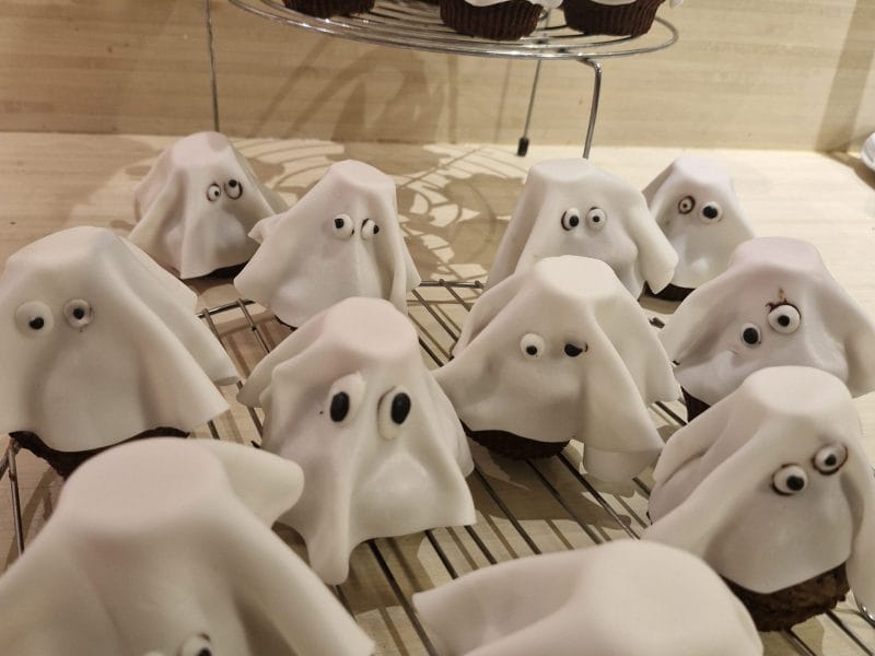 Cliquez pour zoomer ! Cupcakes fantômes Thermomix par zaza55000