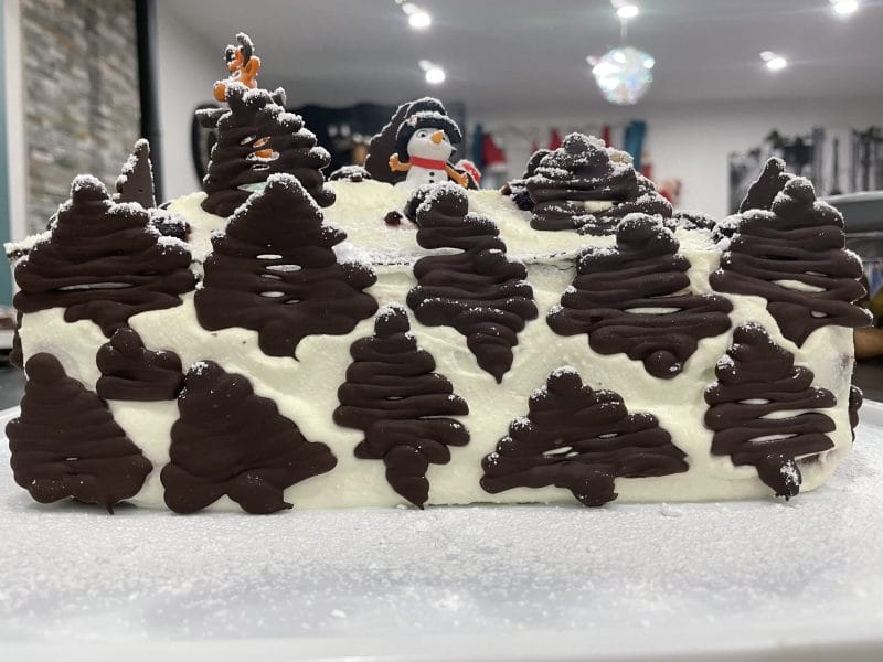 Cliquez pour zoomer ! Bûche forêt noire Thermomix par chalimart51