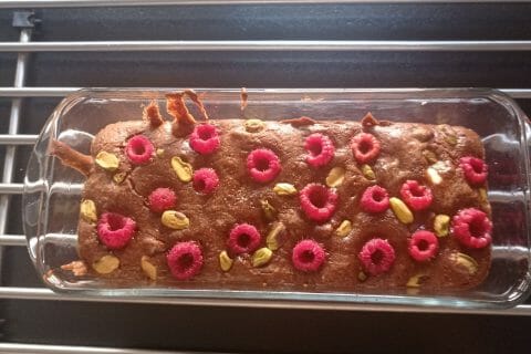 Cliquez pour zoomer ! Brownie framboises, pistaches et pépites de chocolat blanc Thermomix par carambar10