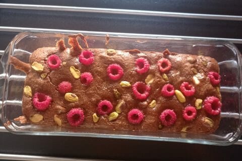 Cliquez pour zoomer ! Brownie framboises, pistaches et pépites de chocolat blanc Thermomix par carambar10